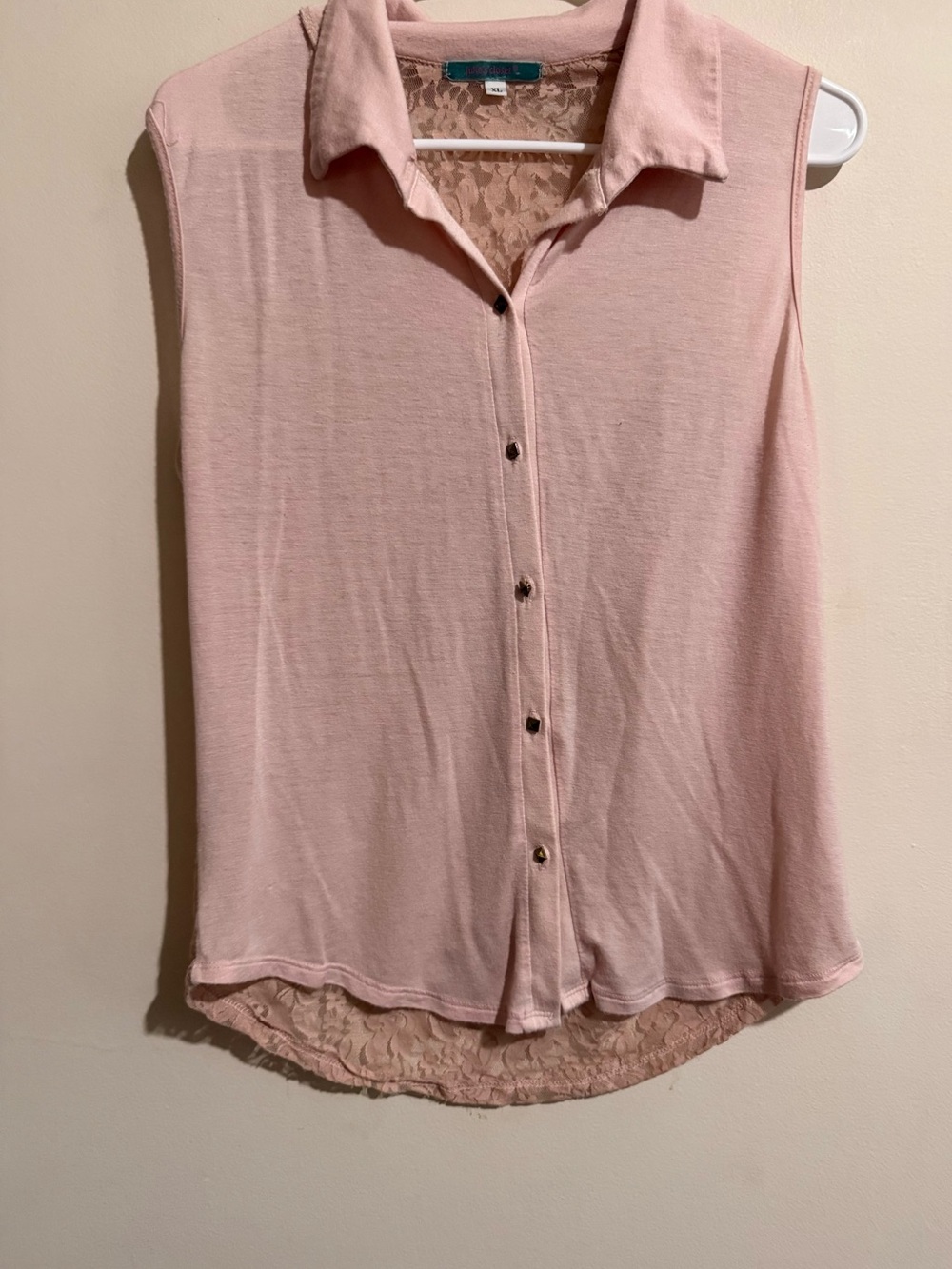 julie's closet Pale Pink Sleeveless Button-Down Lace-Back Top
